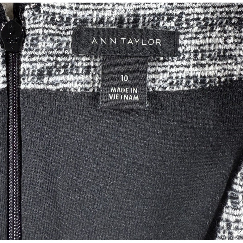Ann Taylor 10 Gray Black Textured Knit Sleeveless Belted Sheath Dress Career - Picture 3 of 7